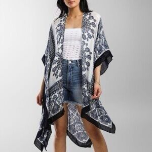 Woven Heart Blue and White Patterned Kimono Wrap